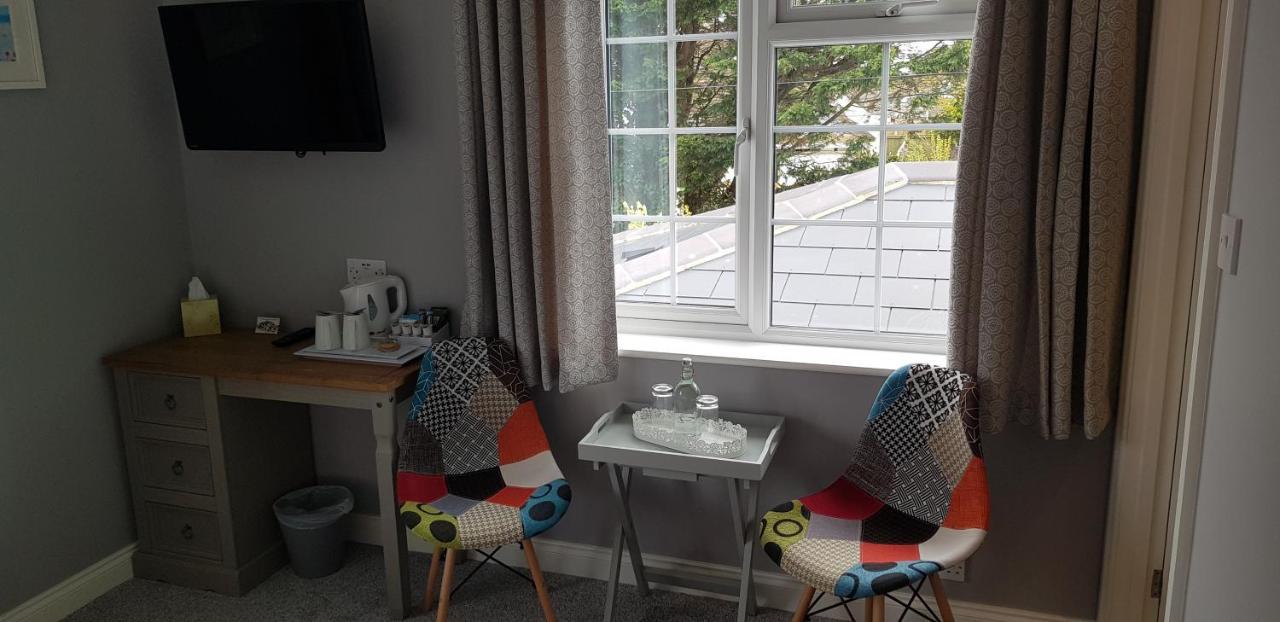เฮนสเลห์ เฮาส์ Bed & Breakfast ชาร์มัธ ภายนอก รูปภาพ